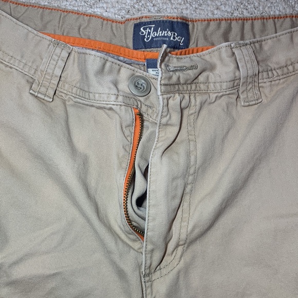 St. John’s Bay khaki cargo shorts - Picture 2 of 4